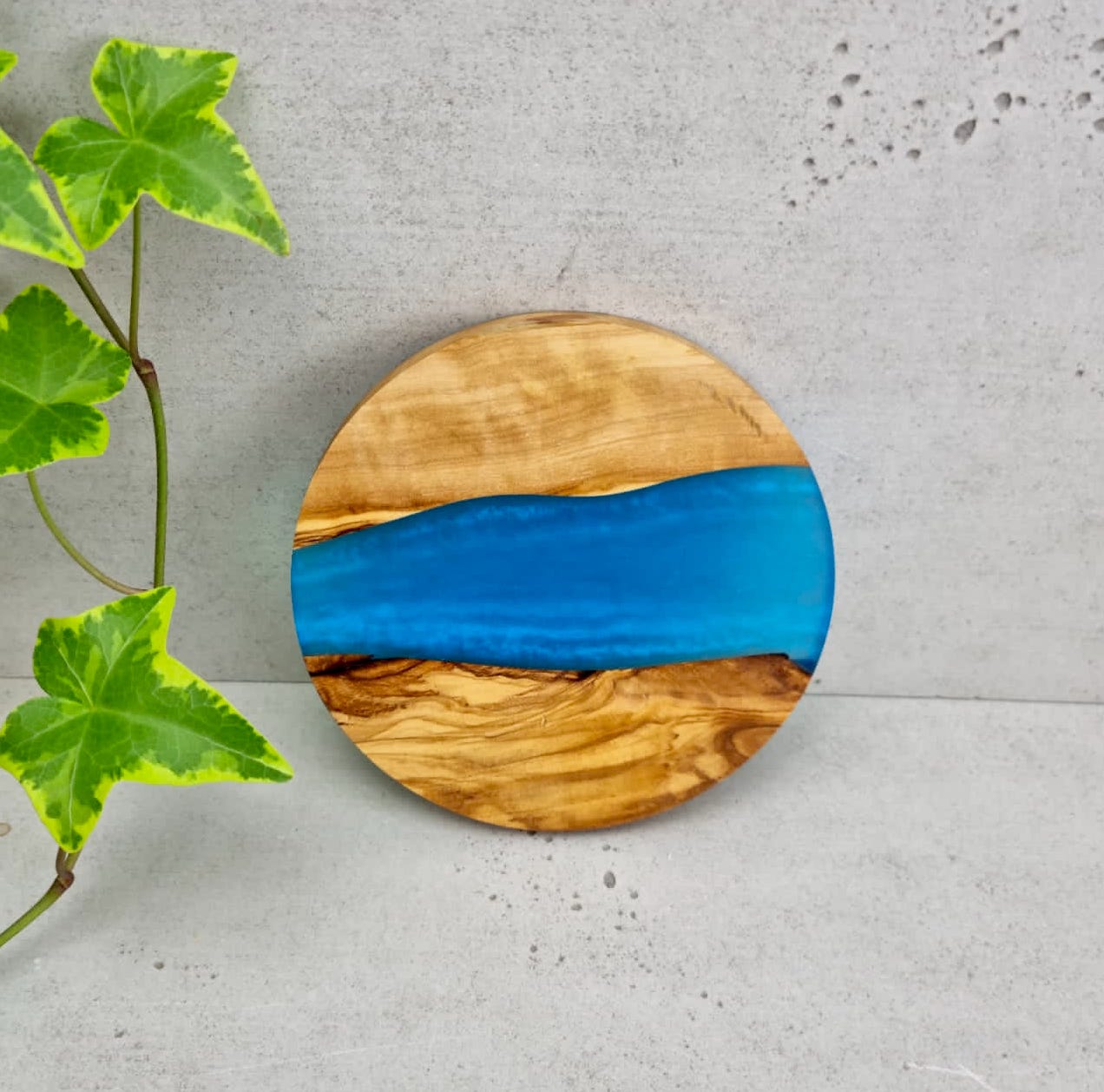 rund, olive wood, epoxy resin, coaster, round, blue, Untersetzer, Olivenholz, Epoxidharz, Meeresblau, Handgemacht